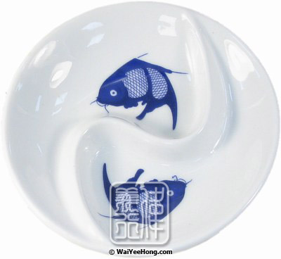 Dual Sauce Dish (Fish Pattern) (3.5寸藍魚鼓油碟 (分隔)) - Click Image to Close